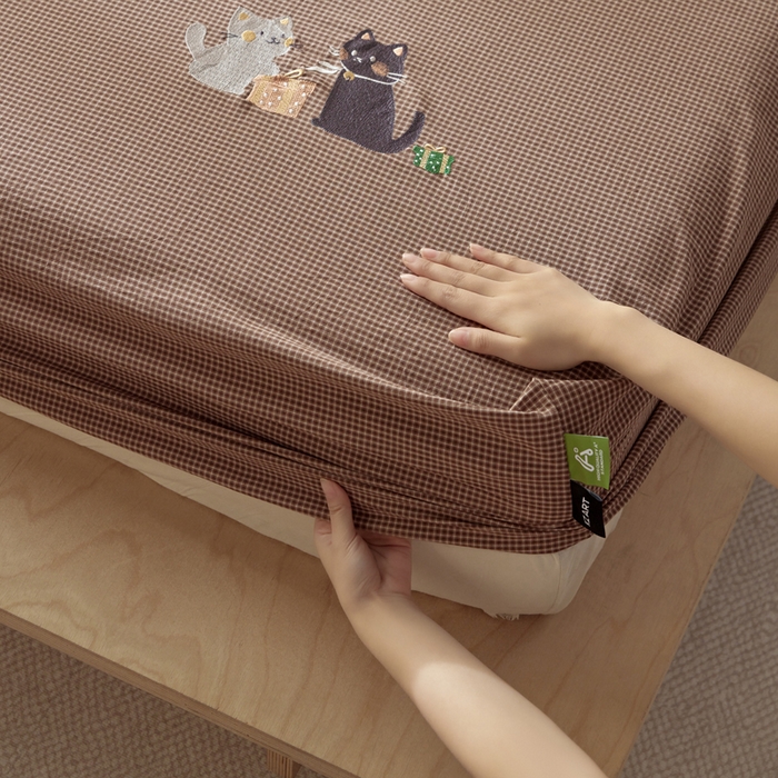 91家纺网 家纺一手货源 找家纺 卡姿家纺 2026春夏全棉色织水洗棉文艺时尚床笠三件套 床笠-猫咪礼物