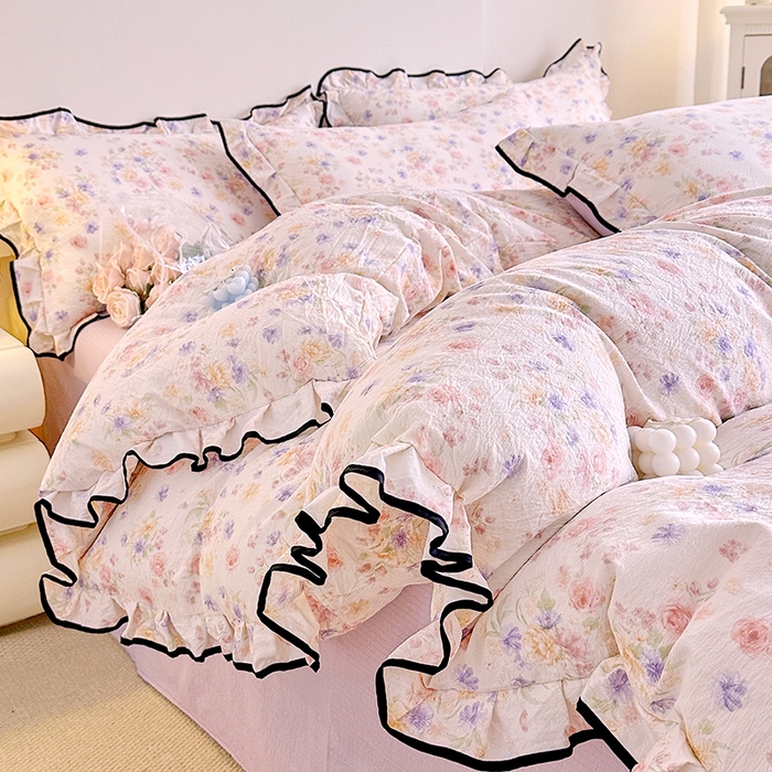 91家纺网 家纺一手货源 找家纺 绘萱家居 2026直播爆款云感皱皱纱双层纱皱皱棉花边四件套印花水洗棉 花遇