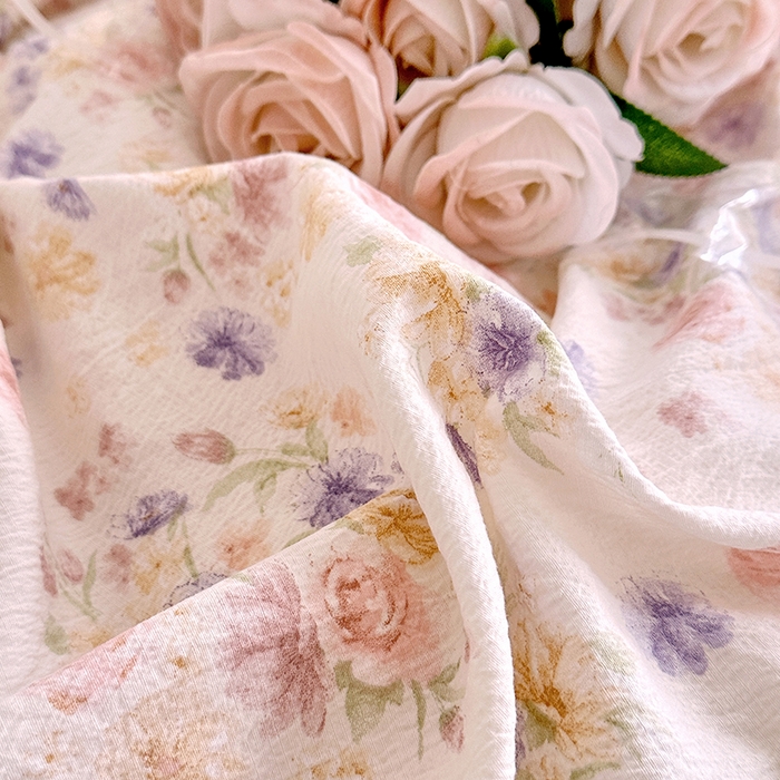 91家纺网 家纺一手货源 找家纺 绘萱家居 2026直播爆款云感皱皱纱双层纱皱皱棉花边四件套印花水洗棉 花遇