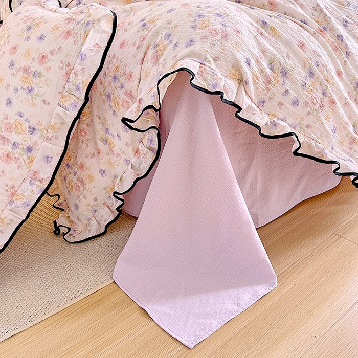 91家纺网 家纺一手货源 找家纺 绘萱家居 2026直播爆款云感皱皱纱双层纱皱皱棉花边四件套印花水洗棉 花遇