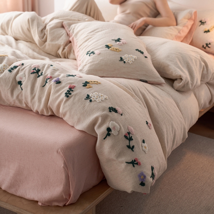 91家纺网 家纺一手货源 找家纺 卡姿家纺 2026春夏天丝棉麻裸感超柔系列四件套-紫茉 紫茉-白