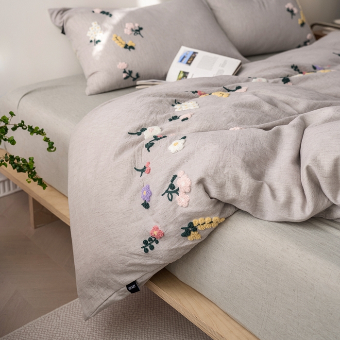 91家纺网 家纺一手货源 找家纺 卡姿家纺 2026春夏天丝棉麻裸感超柔系列四件套-紫茉 紫茉-灰