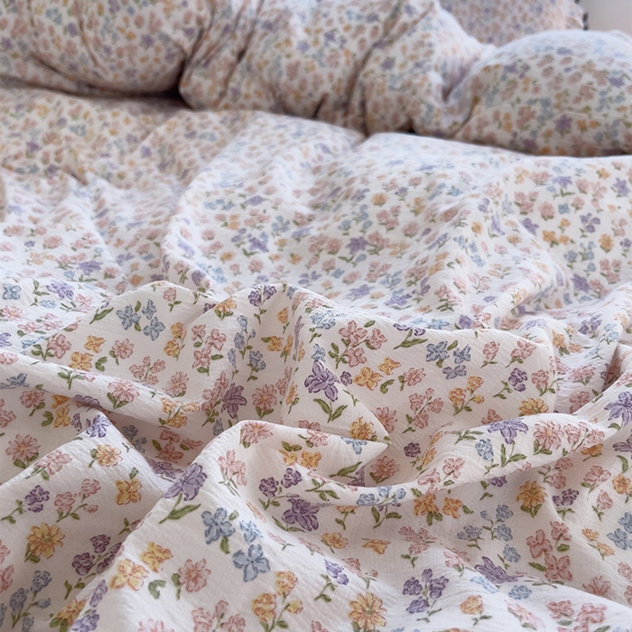 91家纺网 家纺一手货源 找家纺 绘萱家居 2026直播爆款云感皱皱纱双层纱皱皱棉花边四件套印花水洗棉 可颂