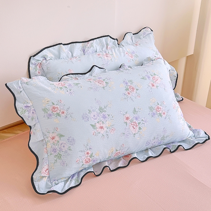 91家纺网 家纺一手货源 找家纺 绘萱家居 2026直播爆款云感皱皱纱双层纱皱皱棉花边四件套印花水洗棉 兰花情