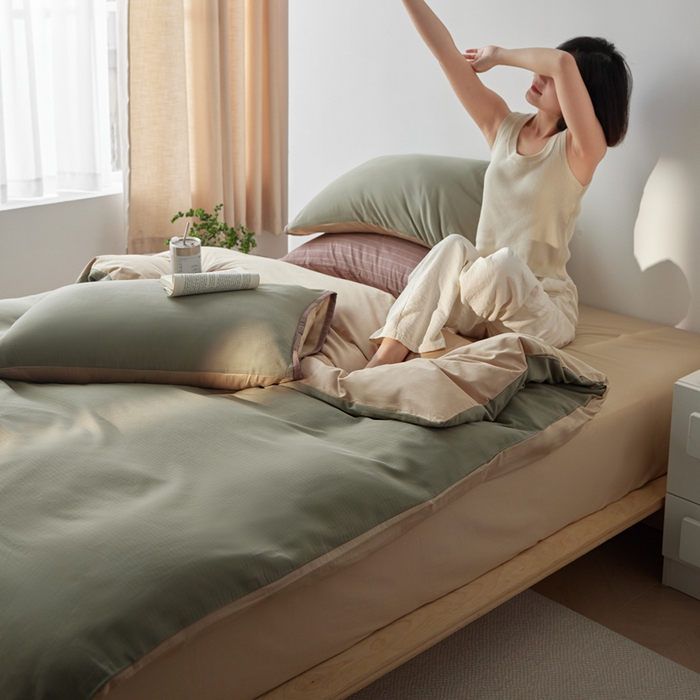 91家纺网 家纺一手货源 找家纺 卡姿家纺 2026春夏全棉人字纹小提花拼色系列四件套 人字纹韩绿