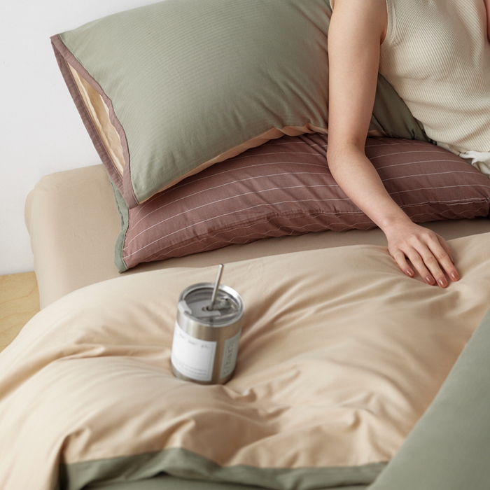 91家纺网 家纺一手货源 找家纺 卡姿家纺 2026春夏全棉人字纹小提花拼色系列四件套 人字纹韩绿