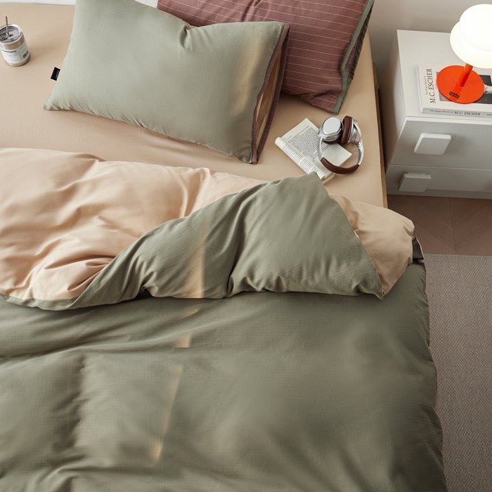 91家纺网 家纺一手货源 找家纺 卡姿家纺 2026春夏全棉人字纹小提花拼色系列四件套 人字纹韩绿