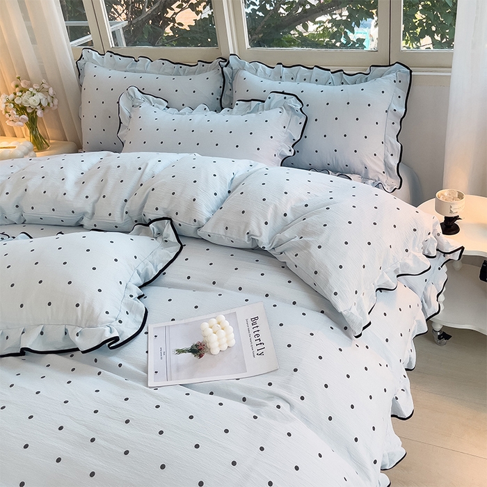 91家纺网 家纺一手货源 找家纺 绘萱家居 2026直播爆款云感皱皱纱双层纱皱皱棉花边四件套印花水洗棉 蓝色波点