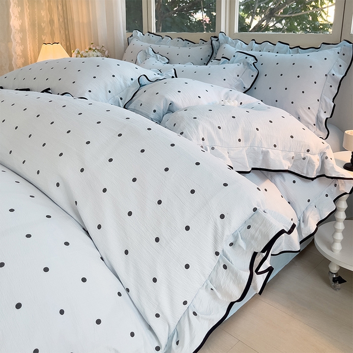 91家纺网 家纺一手货源 找家纺 绘萱家居 2026直播爆款云感皱皱纱双层纱皱皱棉花边四件套印花水洗棉 蓝色波点