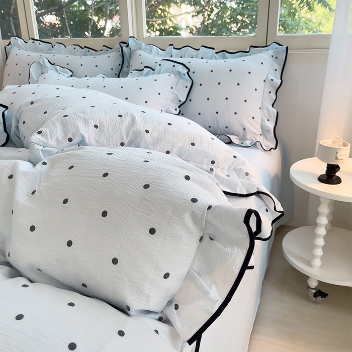 91家纺网 家纺一手货源 找家纺 绘萱家居 2026直播爆款云感皱皱纱双层纱皱皱棉花边四件套印花水洗棉 蓝色波点