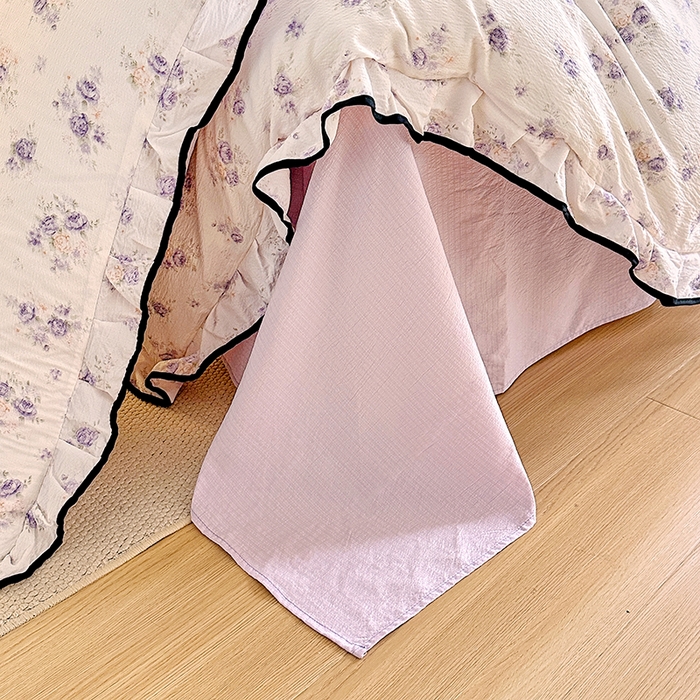 91家纺网 家纺一手货源 找家纺 绘萱家居 2026直播爆款云感皱皱纱双层纱皱皱棉花边四件套印花水洗棉 慕情