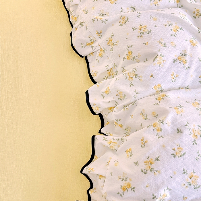 91家纺网 家纺一手货源 找家纺 绘萱家居 2026直播爆款云感皱皱纱双层纱皱皱棉花边四件套印花水洗棉 奶芙小黄花