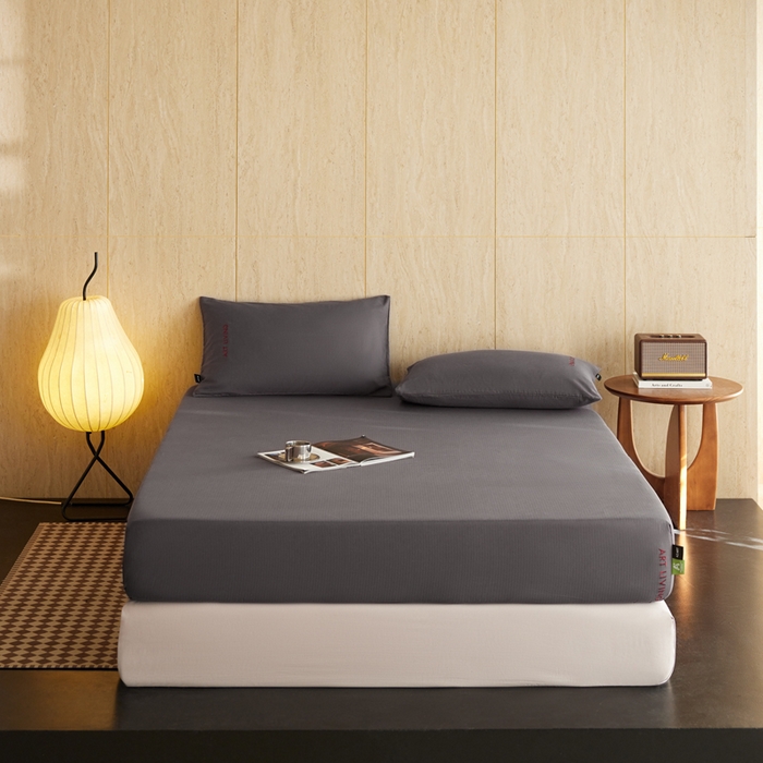 91家纺网 家纺一手货源 找家纺 卡姿家纺 2026春夏全棉人字纹小提花单品-床笠三件套 床笠-炭灰