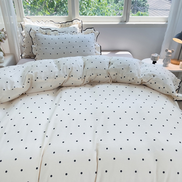 91家纺网 家纺一手货源 找家纺 绘萱家居 2026直播爆款云感皱皱纱双层纱皱皱棉花边四件套印花水洗棉 奶油波点