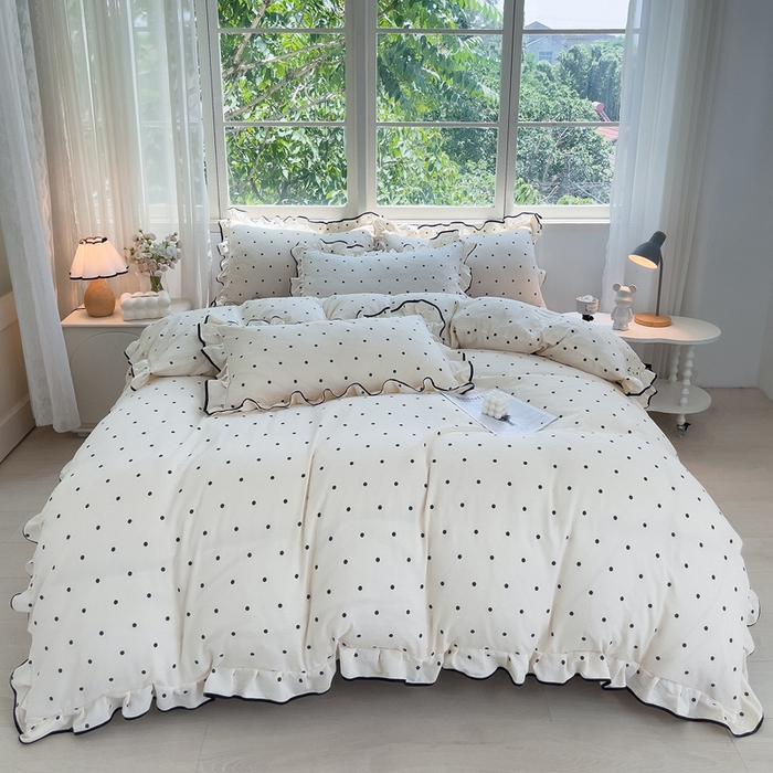 91家纺网 家纺一手货源 找家纺 绘萱家居 2026直播爆款云感皱皱纱双层纱皱皱棉花边四件套印花水洗棉 奶油波点