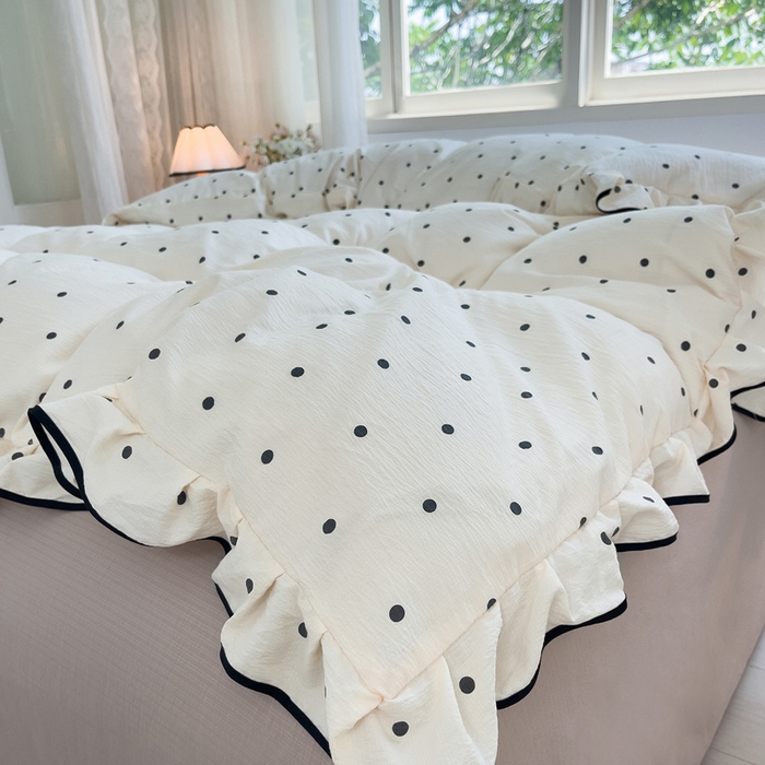 91家纺网 家纺一手货源 找家纺 绘萱家居 2026直播爆款云感皱皱纱双层纱皱皱棉花边四件套印花水洗棉 奶油波点