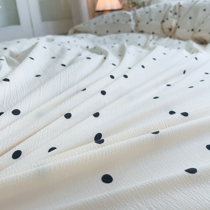 91家纺网 家纺一手货源 找家纺 绘萱家居 2026直播爆款云感皱皱纱双层纱皱皱棉花边四件套印花水洗棉 奶油波点