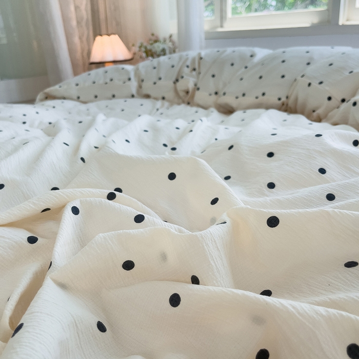 91家纺网 家纺一手货源 找家纺 绘萱家居 2026直播爆款云感皱皱纱双层纱皱皱棉花边四件套印花水洗棉 奶油波点