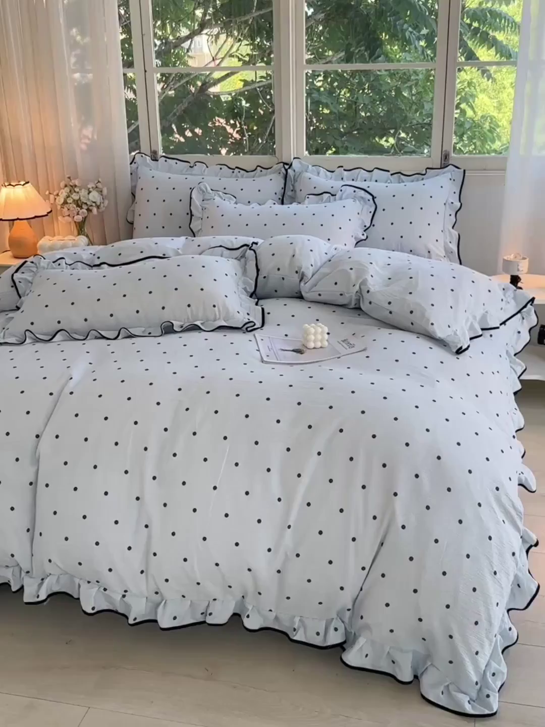 91家纺网 家纺一手货源 找家纺 绘萱家居 2026直播爆款云感皱皱纱双层纱皱皱棉花边四件套印花水洗棉 奶油波点