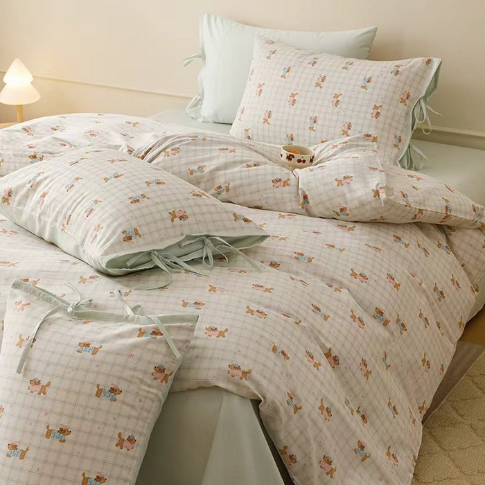 91家纺网 家纺一手货源 找家纺 （总）卡姿家纺 2026春夏全棉奶油小卡通印花绑带款四件套