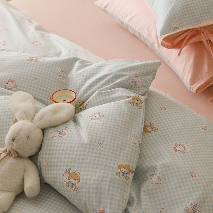 91家纺网 家纺一手货源 找家纺 卡姿家纺 2026春夏全棉奶油小卡通印花绑带款四件套 星星联盟