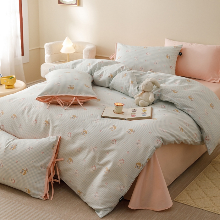 91家纺网 家纺一手货源 找家纺 卡姿家纺 2026春夏全棉奶油小卡通印花绑带款四件套 星星联盟