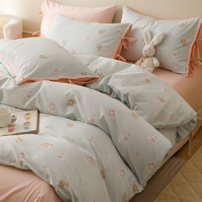 91家纺网 家纺一手货源 找家纺 卡姿家纺 2026春夏全棉奶油小卡通印花绑带款四件套 星星联盟