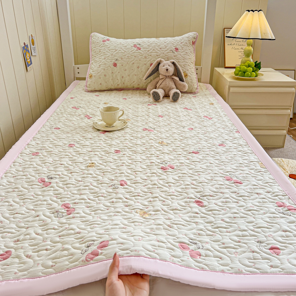 91家纺网 家纺一手货源 找家纺 （总）纽缦家纺 2026春夏新款A类水洗棉夹棉学生床垫