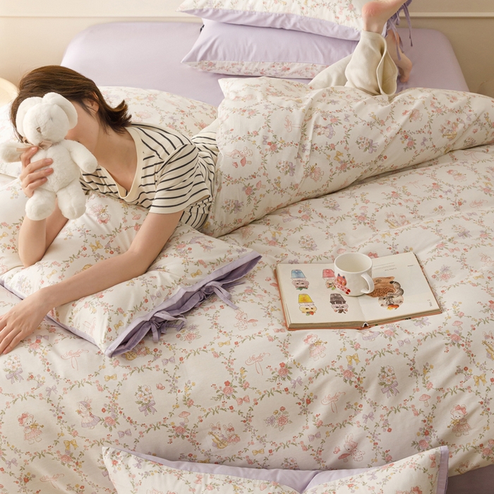 卡姿家纺 2026春夏全棉奶油小卡通印花绑带款四件套 童话花町