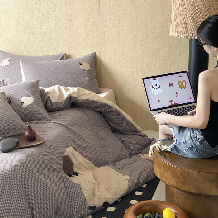 91家纺网 家纺一手货源 找家纺 卡姿家纺 2026春夏全棉萌趣气质大贴布系列四件套— 第一季 卡皮巴拉