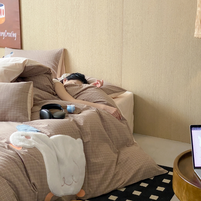 91家纺网 家纺一手货源 找家纺 卡姿家纺 2026春夏全棉萌趣气质大贴布系列四件套— 第一季 大鹅