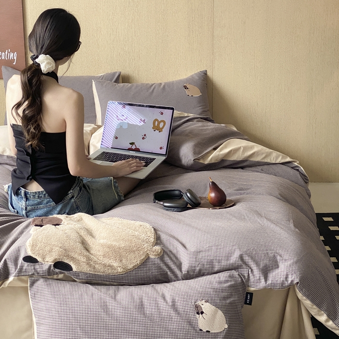 91家纺网 家纺一手货源 找家纺 卡姿家纺 2026春夏全棉萌趣气质大贴布系列四件套— 第一季 卡皮巴拉