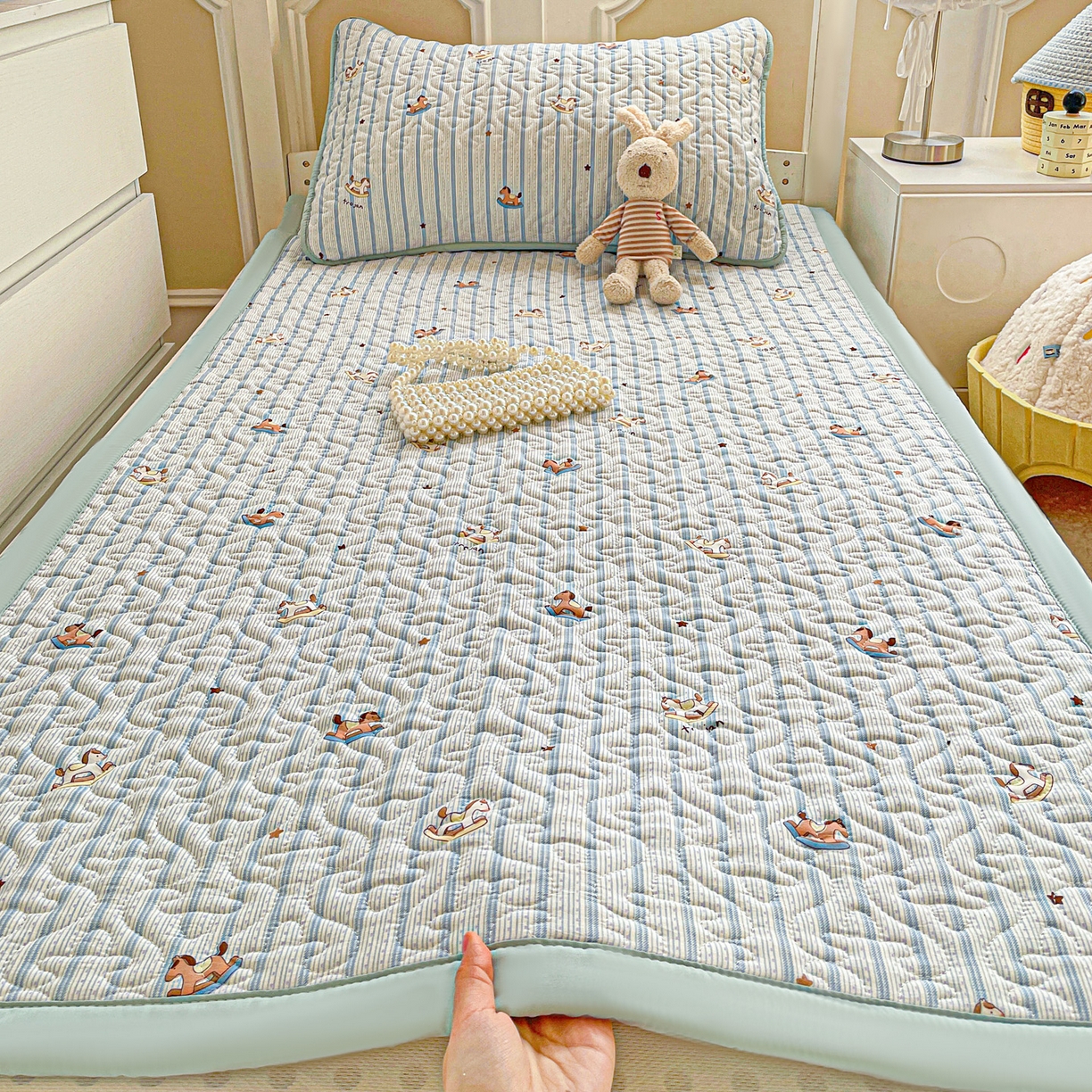 91家纺网 家纺一手货源 找家纺 （总）纽缦家纺 2026春夏新款A类水洗棉夹棉学生床垫