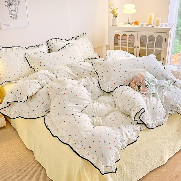 91家纺网 家纺一手货源 找家纺 绘萱家居 2026直播爆款云感皱皱纱双层纱皱皱棉花边四件套印花水洗棉 星月