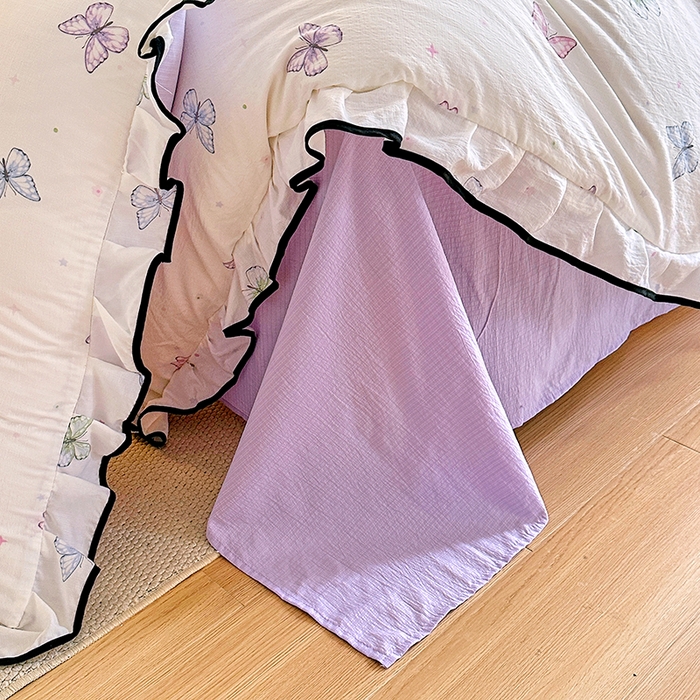 91家纺网 家纺一手货源 找家纺 绘萱家居 2026直播爆款云感皱皱纱双层纱皱皱棉花边四件套印花水洗棉 炫彩蝴蝶