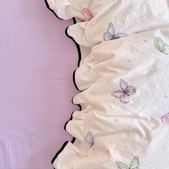 91家纺网 家纺一手货源 找家纺 绘萱家居 2026直播爆款云感皱皱纱双层纱皱皱棉花边四件套印花水洗棉 炫彩蝴蝶