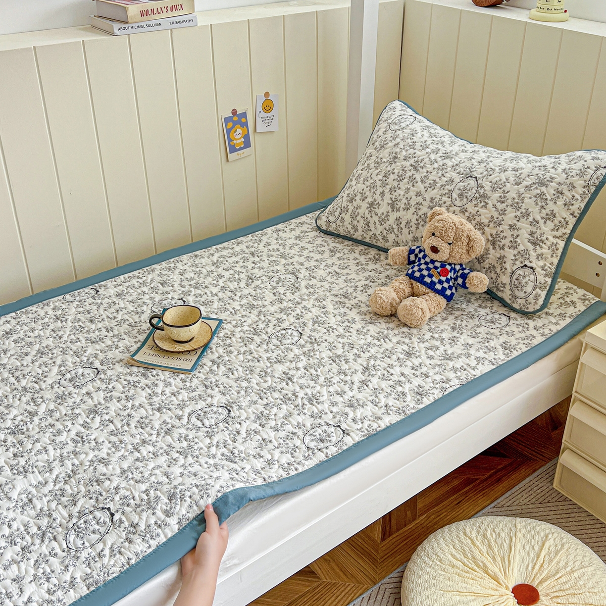 91家纺网 家纺一手货源 找家纺 纽缦家纺 2026春夏新款A类水洗棉夹棉学生床垫 花宇时间