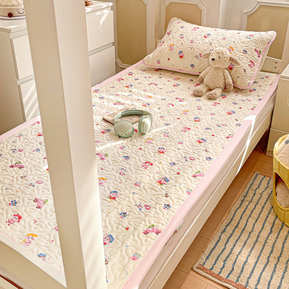 91家纺网 家纺一手货源 找家纺 纽缦家纺 2026春夏新款A类水洗棉夹棉学生床垫 小新控