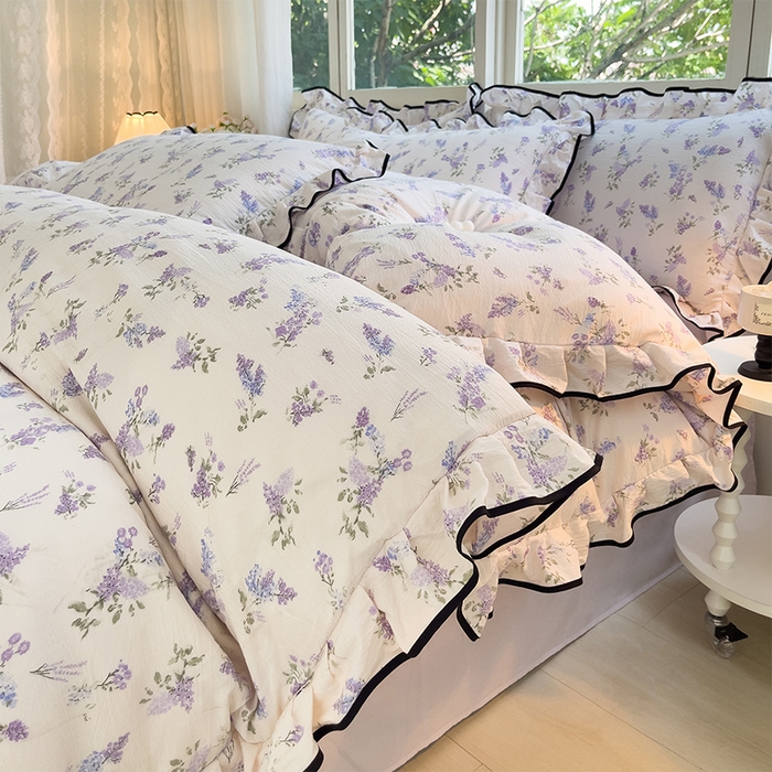 91家纺网 家纺一手货源 找家纺 绘萱家居 2026直播爆款云感皱皱纱双层纱皱皱棉花边四件套印花水洗棉 薰衣草