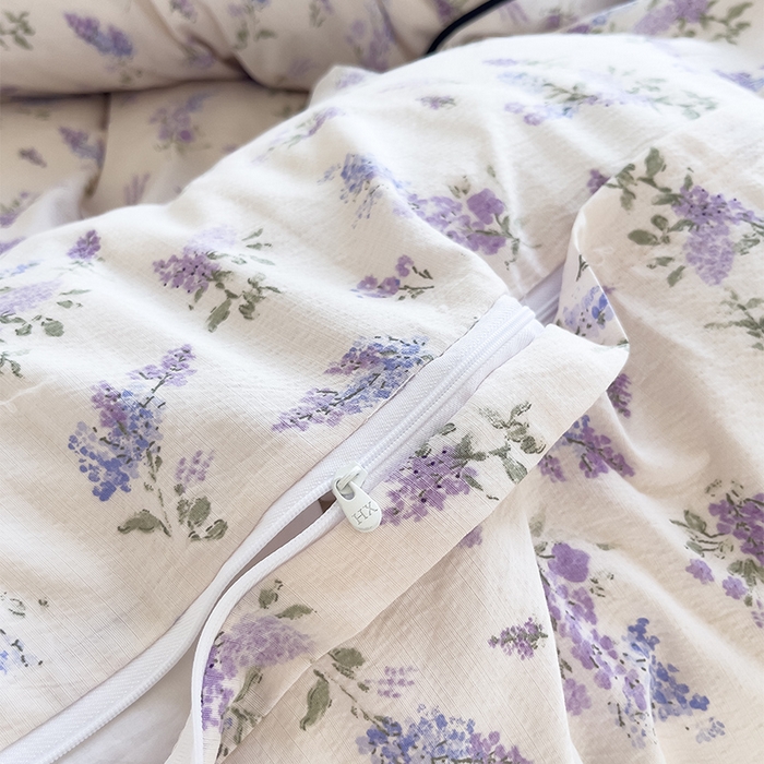 91家纺网 家纺一手货源 找家纺 绘萱家居 2026直播爆款云感皱皱纱双层纱皱皱棉花边四件套印花水洗棉 薰衣草