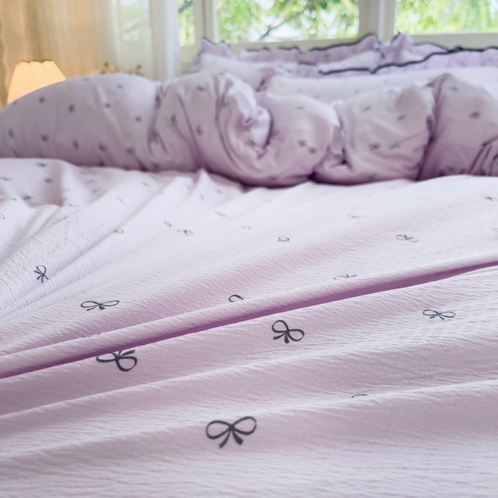 91家纺网 家纺一手货源 找家纺 绘萱家居 2026直播爆款云感皱皱纱双层纱皱皱棉花边四件套印花水洗棉 芋泥波波