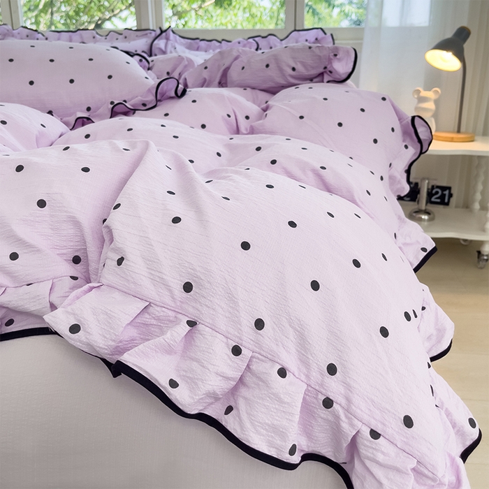 91家纺网 家纺一手货源 找家纺 绘萱家居 2026直播爆款云感皱皱纱双层纱皱皱棉花边四件套印花水洗棉 紫色波点