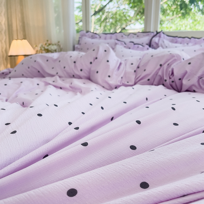 91家纺网 家纺一手货源 找家纺 绘萱家居 2026直播爆款云感皱皱纱双层纱皱皱棉花边四件套印花水洗棉 紫色波点