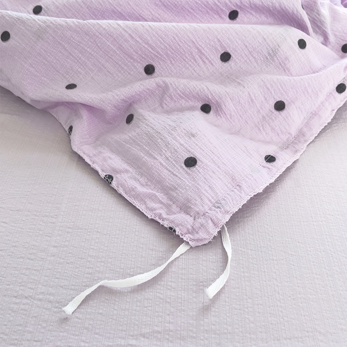 91家纺网 家纺一手货源 找家纺 绘萱家居 2026直播爆款云感皱皱纱双层纱皱皱棉花边四件套印花水洗棉 紫色波点