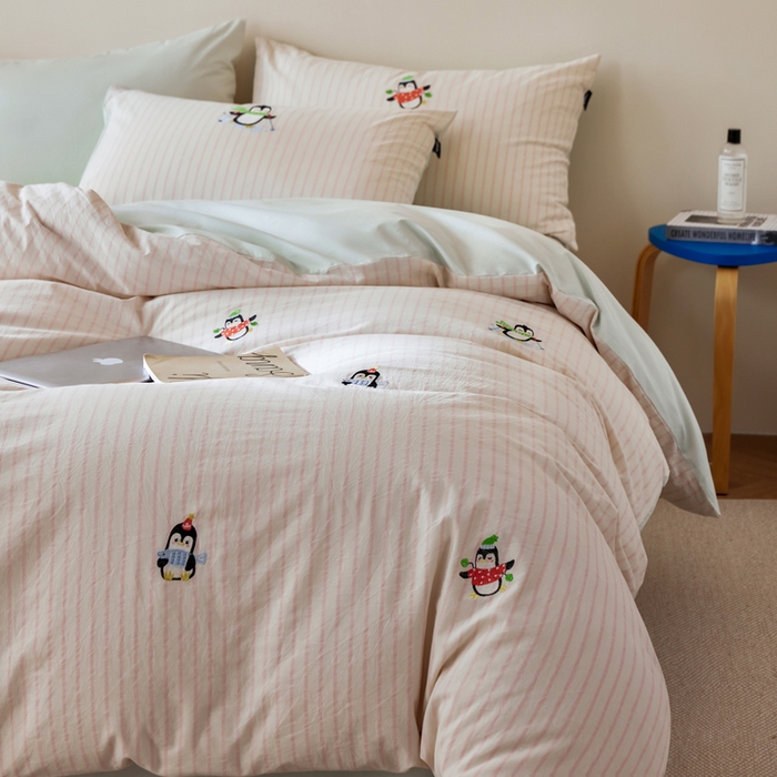 91家纺网 家纺一手货源 找家纺 （总）卡姿家纺 2026春夏全棉色织水洗棉萌趣小刺绣四件套系列