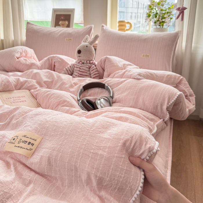 91家纺网 家纺一手货源 找家纺 蝶帕家纺 2026新款无印色织提花加棉床笠四件套 柔雾粉