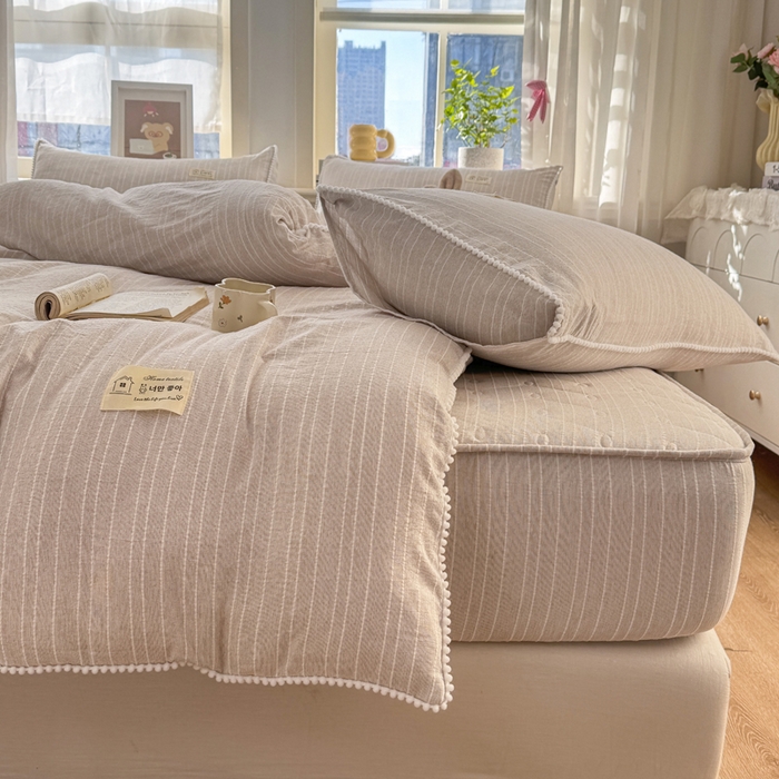 91家纺网 家纺一手货源 找家纺 蝶帕家纺 2026新款无印色织提花加棉床笠四件套 卡其