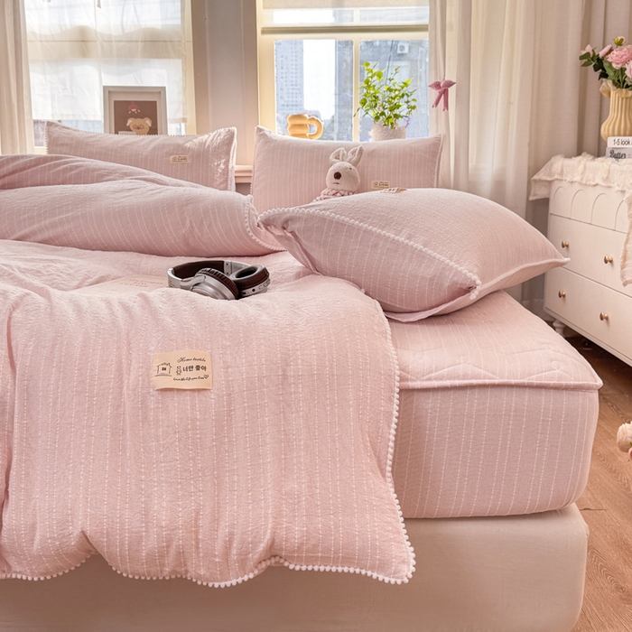 91家纺网 家纺一手货源 找家纺 蝶帕家纺 2026新款无印色织提花加棉床笠四件套 柔雾粉