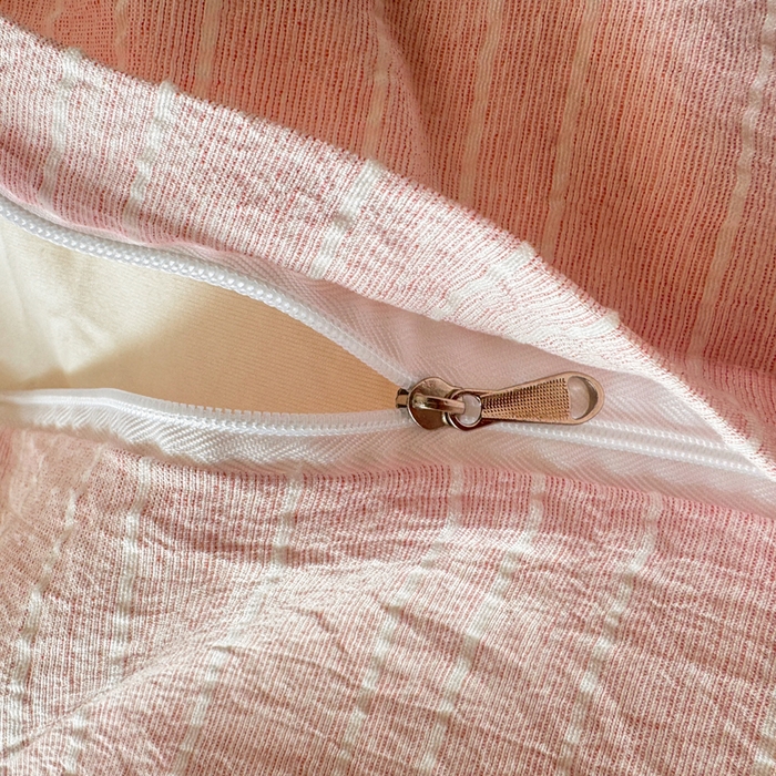 91家纺网 家纺一手货源 找家纺 蝶帕家纺 2026新款无印色织提花加棉床笠四件套 柔雾粉