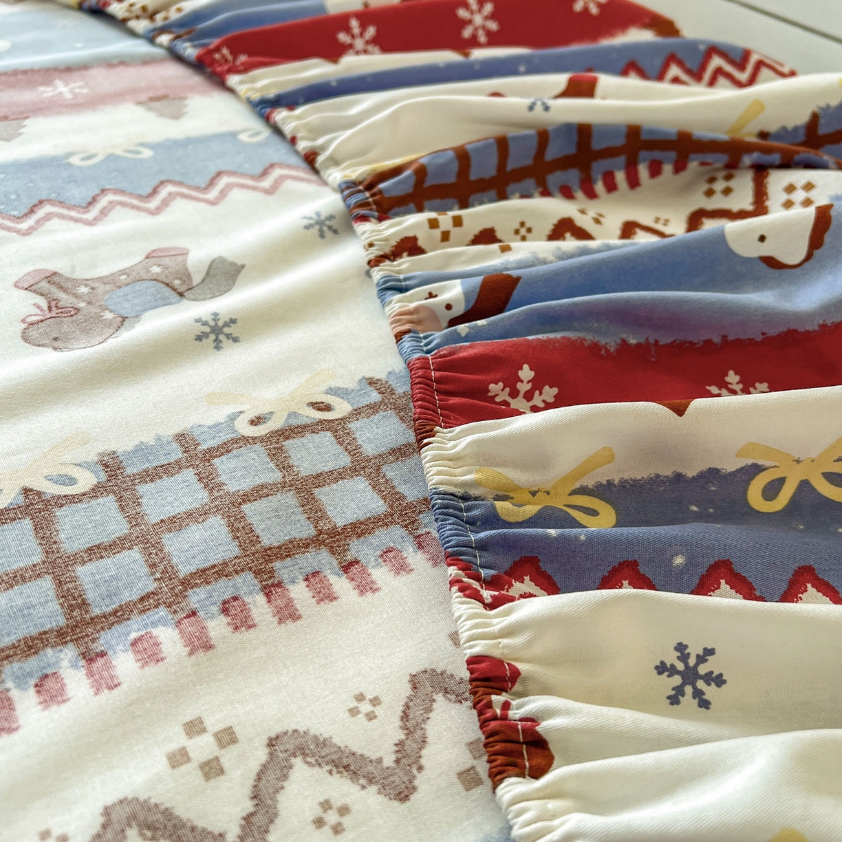 91家纺网 家纺一手货源 找家纺 希诺家居 2026新款费尔岛风全棉纯棉小清新单品床单床笠三件套-第二批 费尔岛梦幻小马